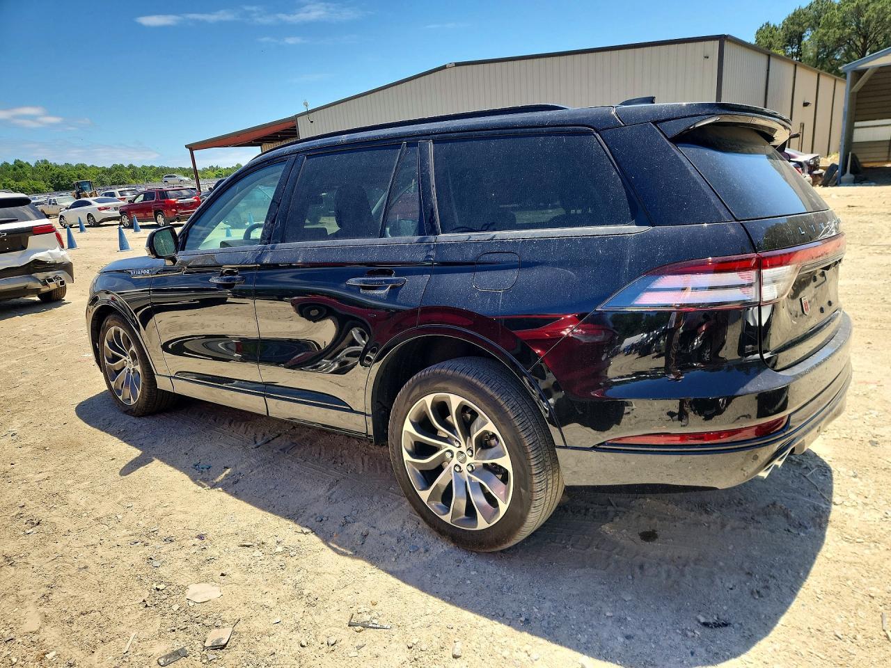 2025 Lincoln Aviator - Image 2