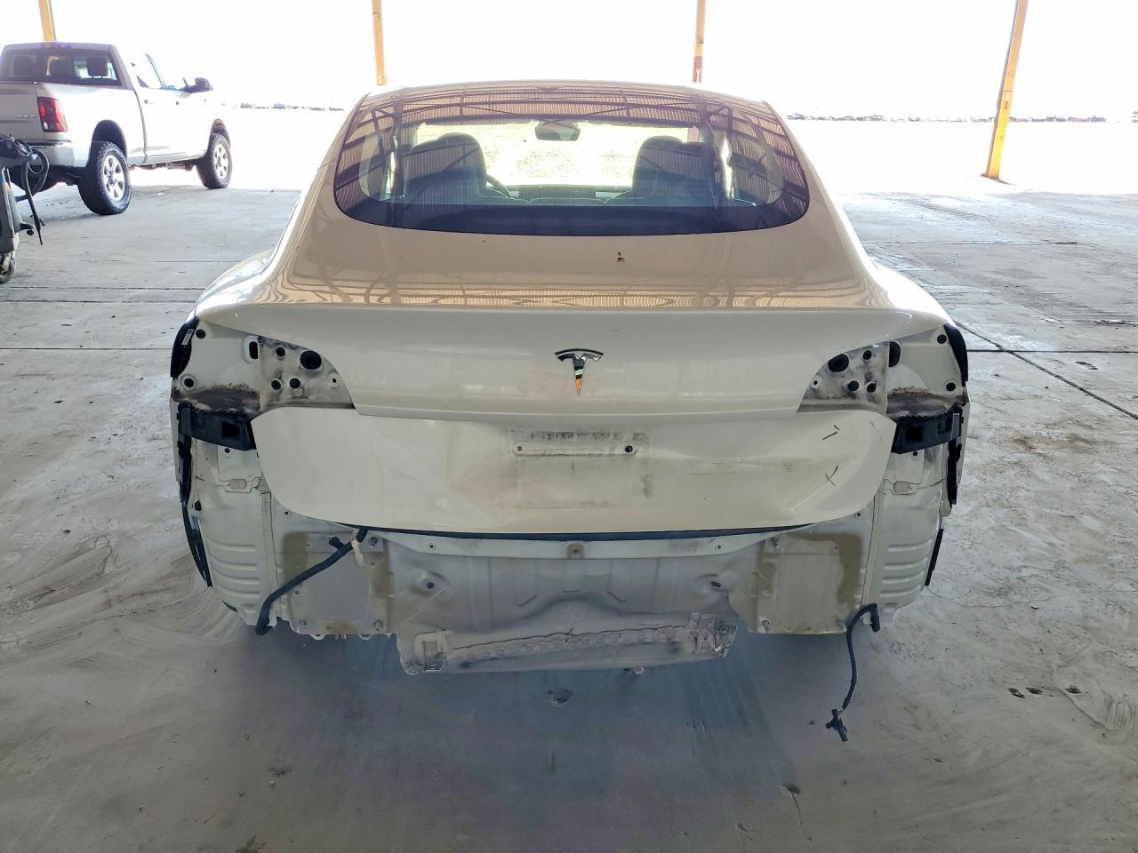 2023 Tesla Model 3 - Фото 6