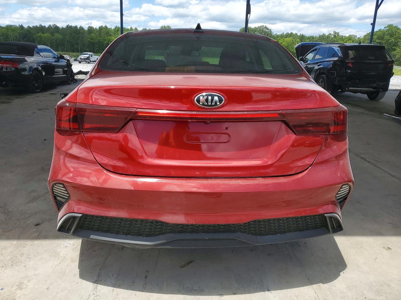 2022 Kia Forte Lxs - Фото 6