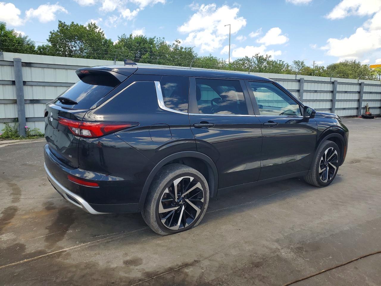 2023 Mitsubishi Outlander Se - Image 3