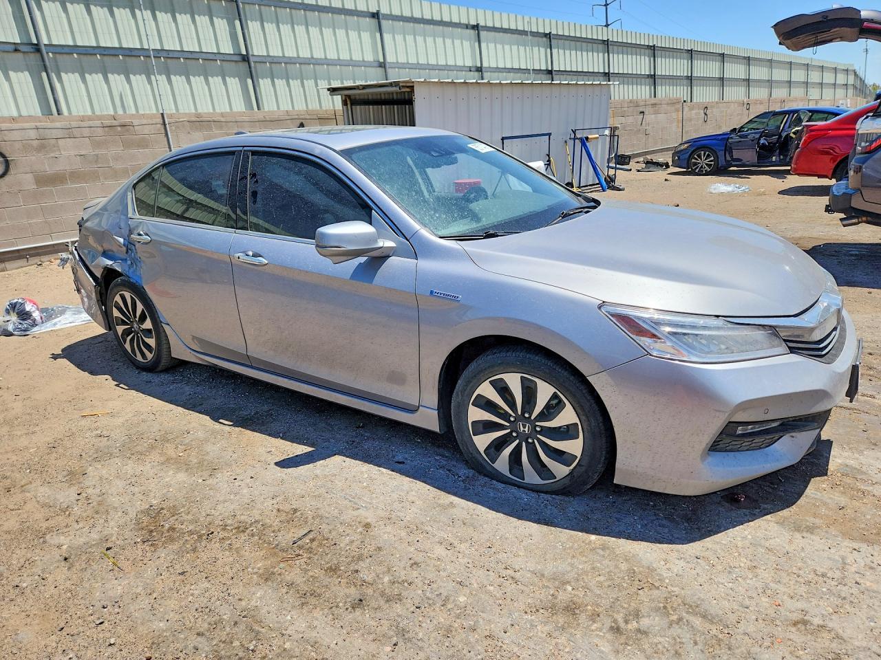 2017 Honda Accord Touring Hybrid - Image 4