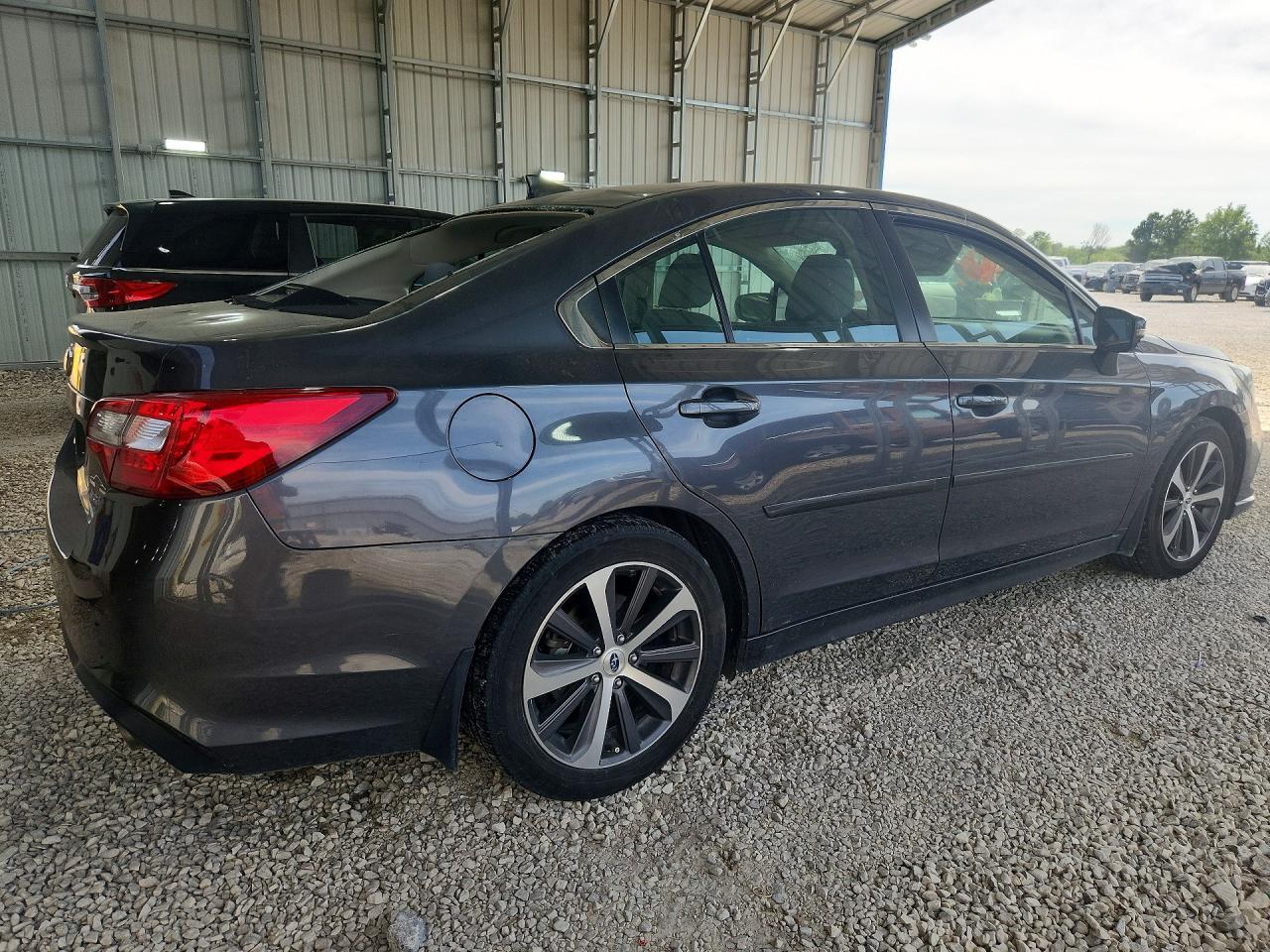 2018 Subaru Legacy 3.6R Limited - Фото 3