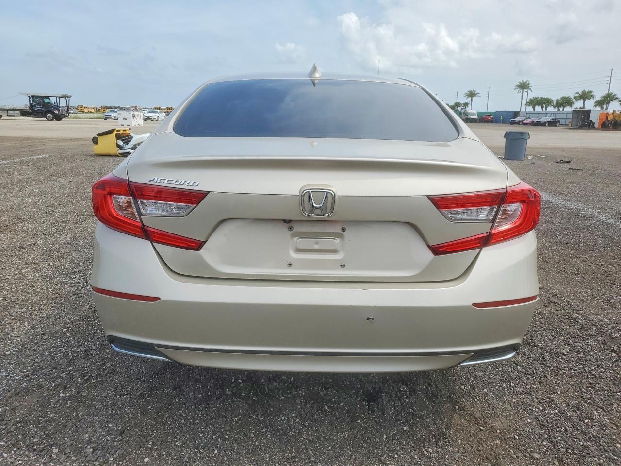2018 Honda Accord Lx - Фото 6
