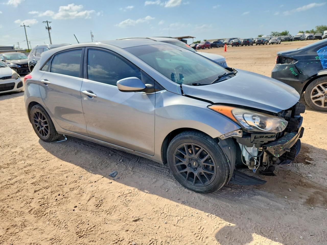 2016 Hyundai Elantra Gt Base - Фото 4