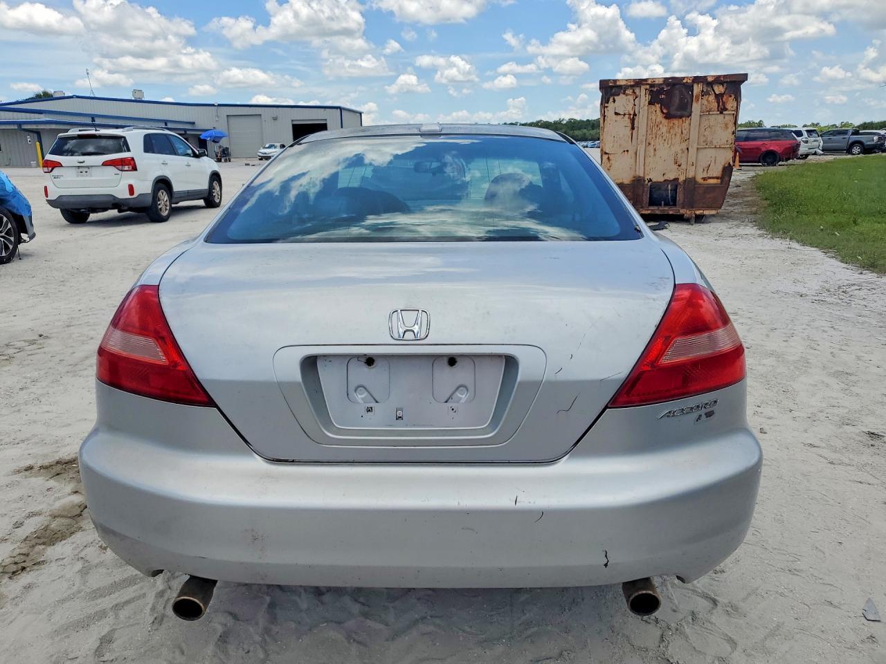 2004 Honda Accord - Image 6
