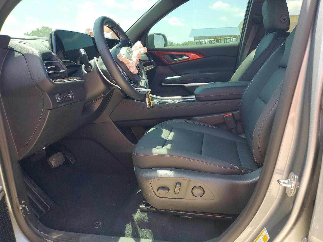 2026 Chevrolet Traverse Z71 - Image 7