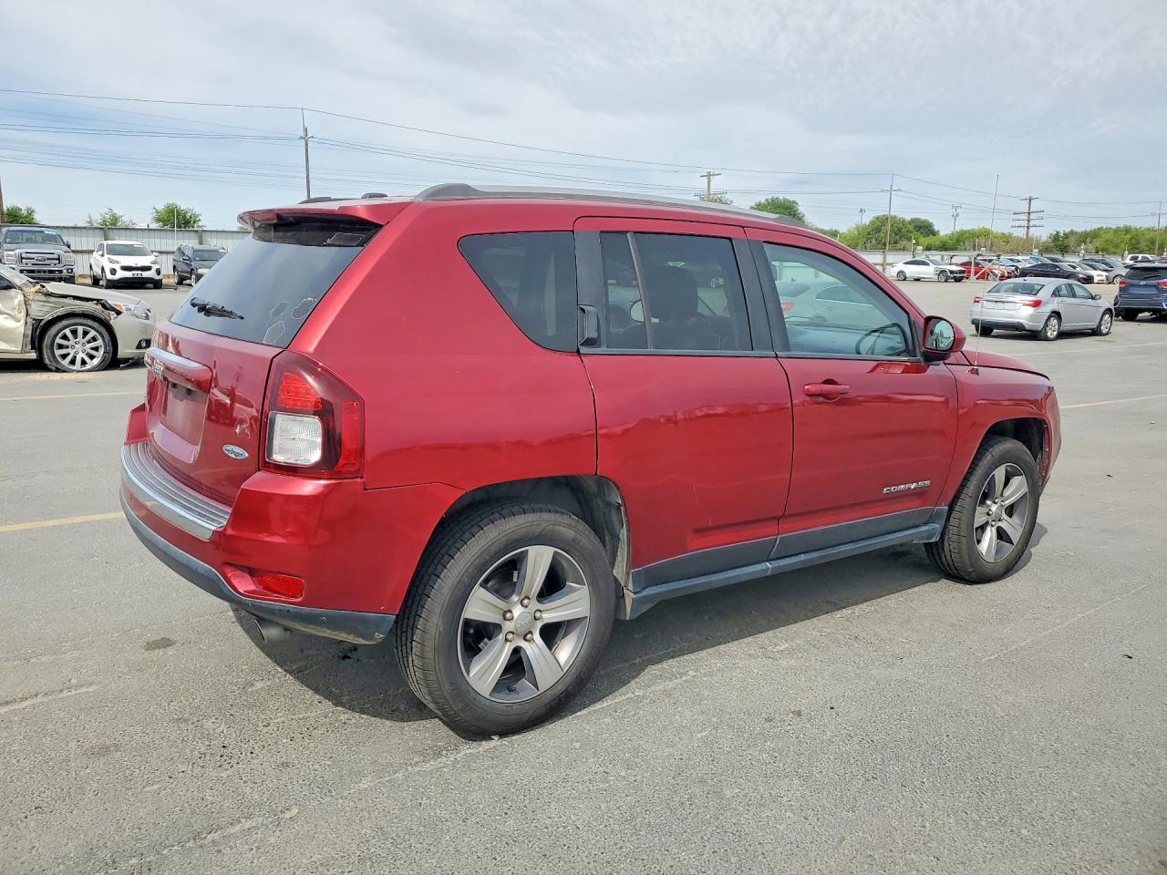 2016 Jeep Compass Latitude - Image 3