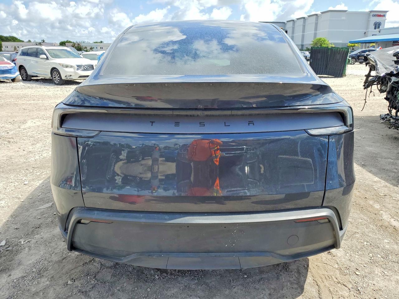 2026 Tesla Model Y - Image 6