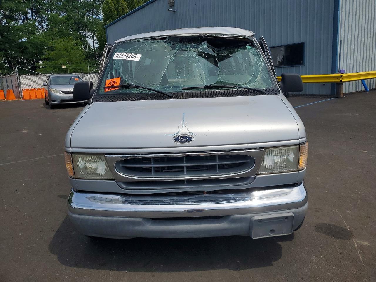 1999 Ford Econoline E150 Wagon - Фото 5