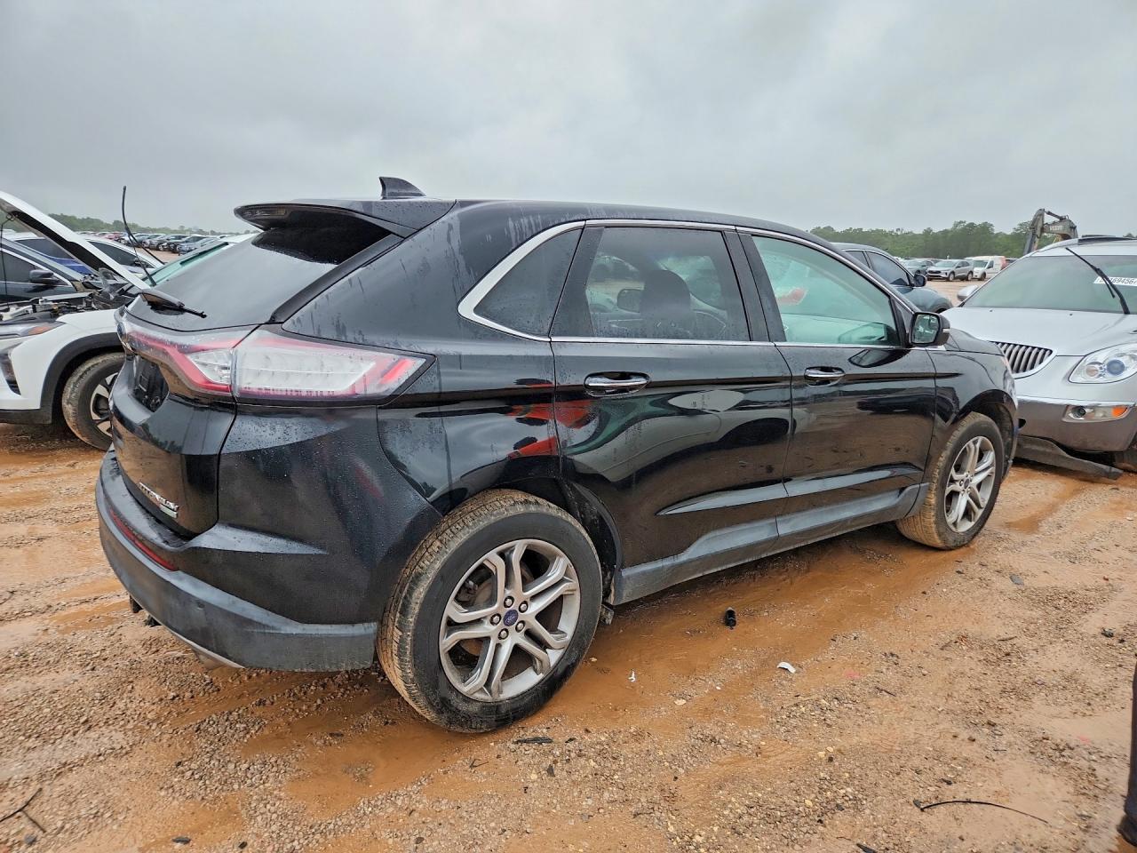 2016 Ford Edge Titanium - Image 3