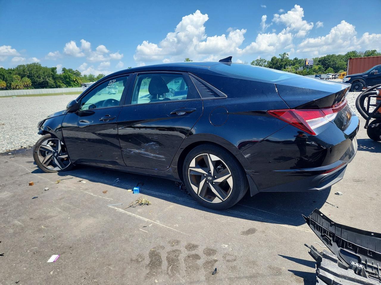 2023 Hyundai Elantra Sel - Фото 2