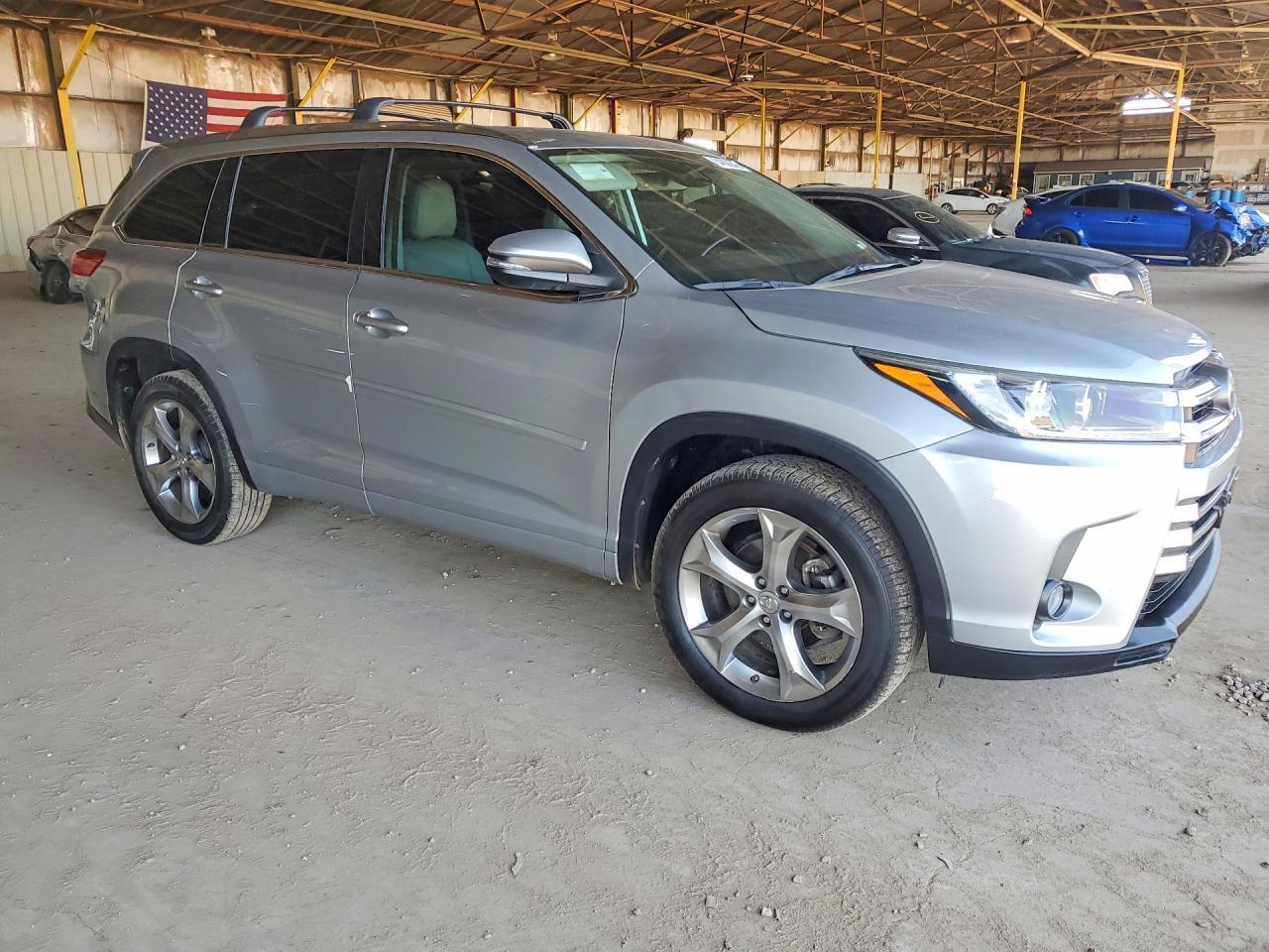 2017 Toyota Highlander Limited - Image 4