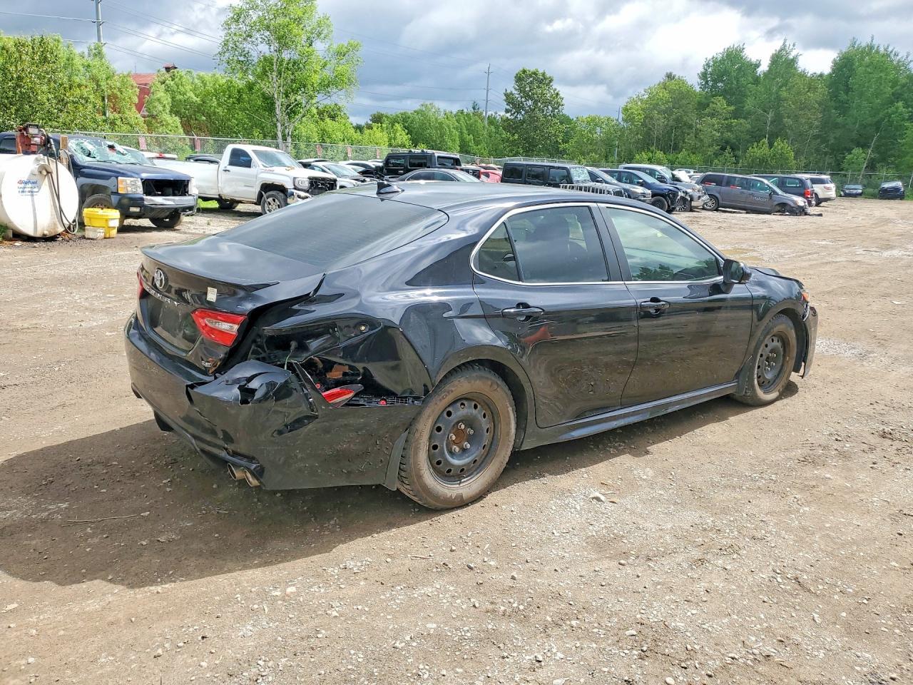 2019 Toyota Camry - Фото 3