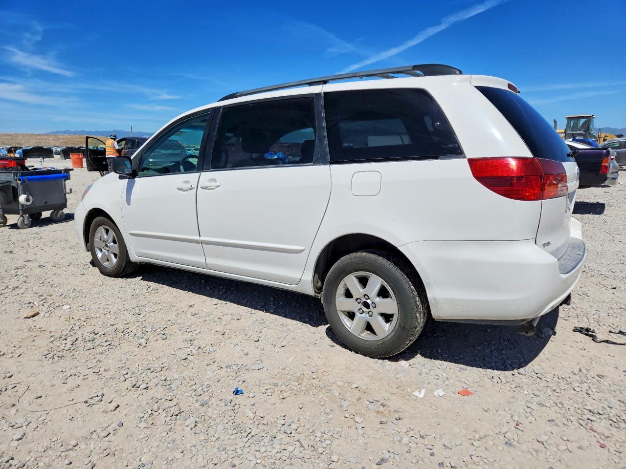 2005 Toyota Sienna Le 8 Passenger - Фото 2