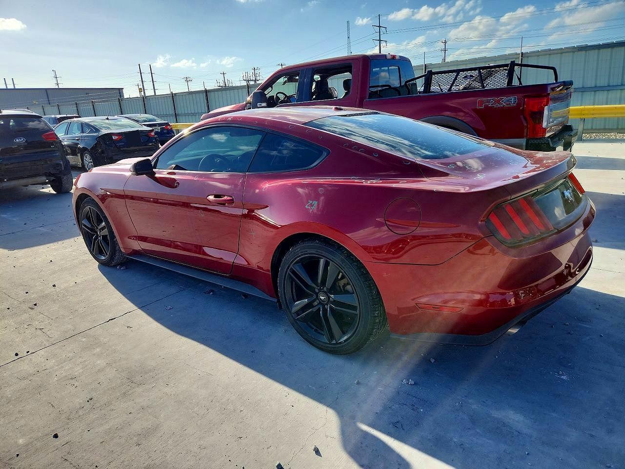 2016 Ford Mustang - Фото 2