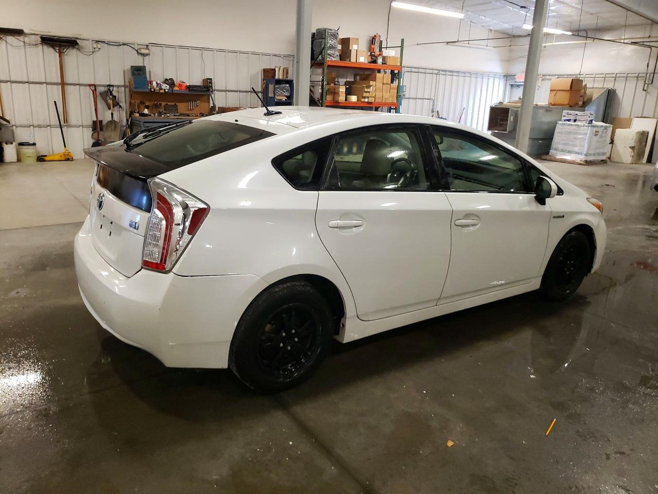 2013 Toyota Prius - Фото 3