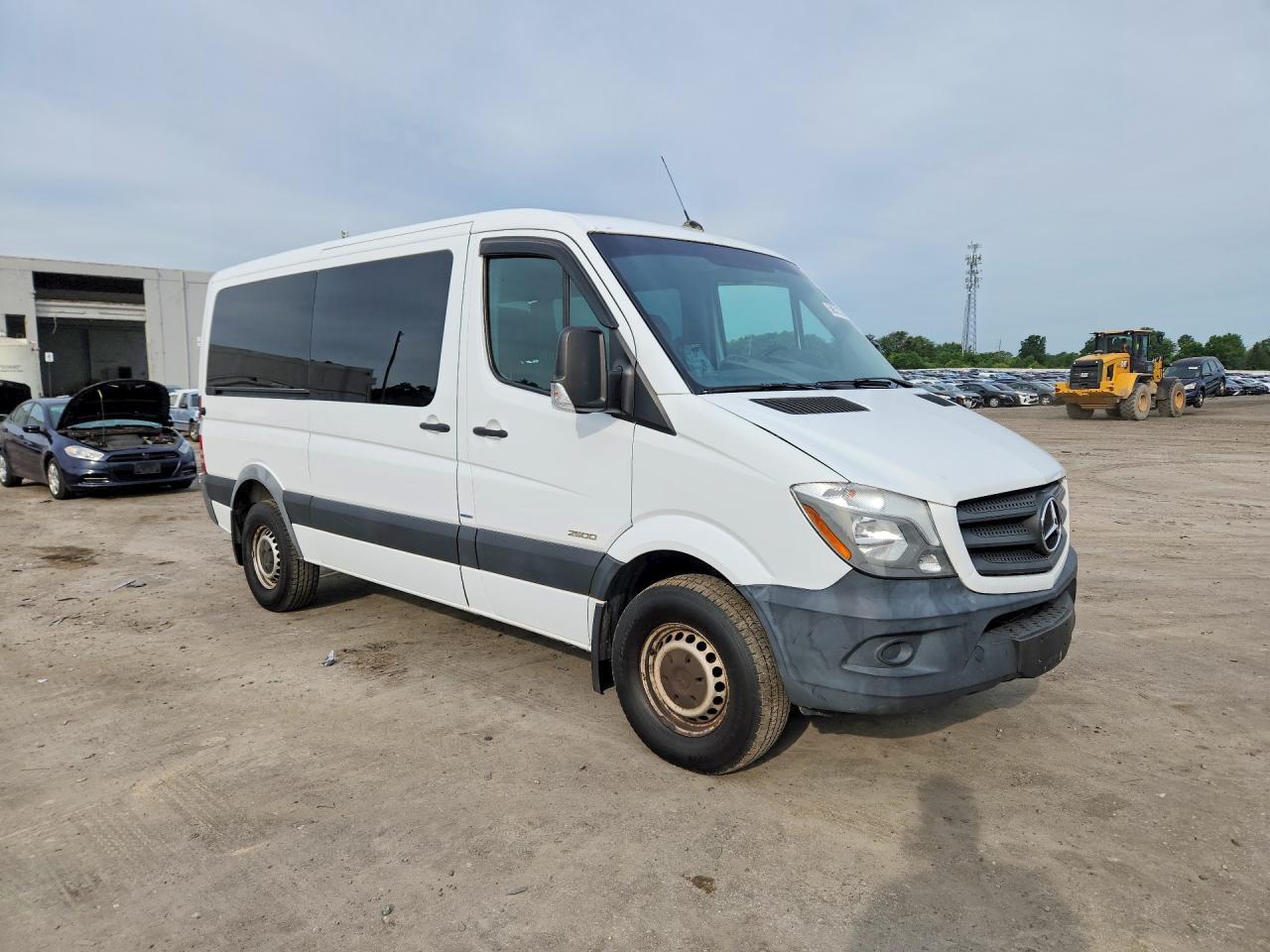 2016 Mercedes-Benz Sprinter 2500 - Image 4
