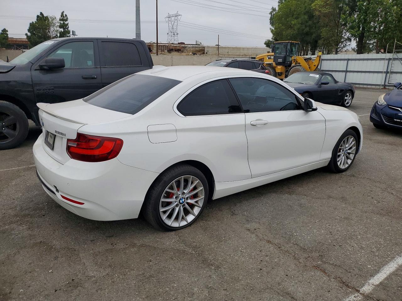 2016 BMW 228 I Sulev - Фото 3