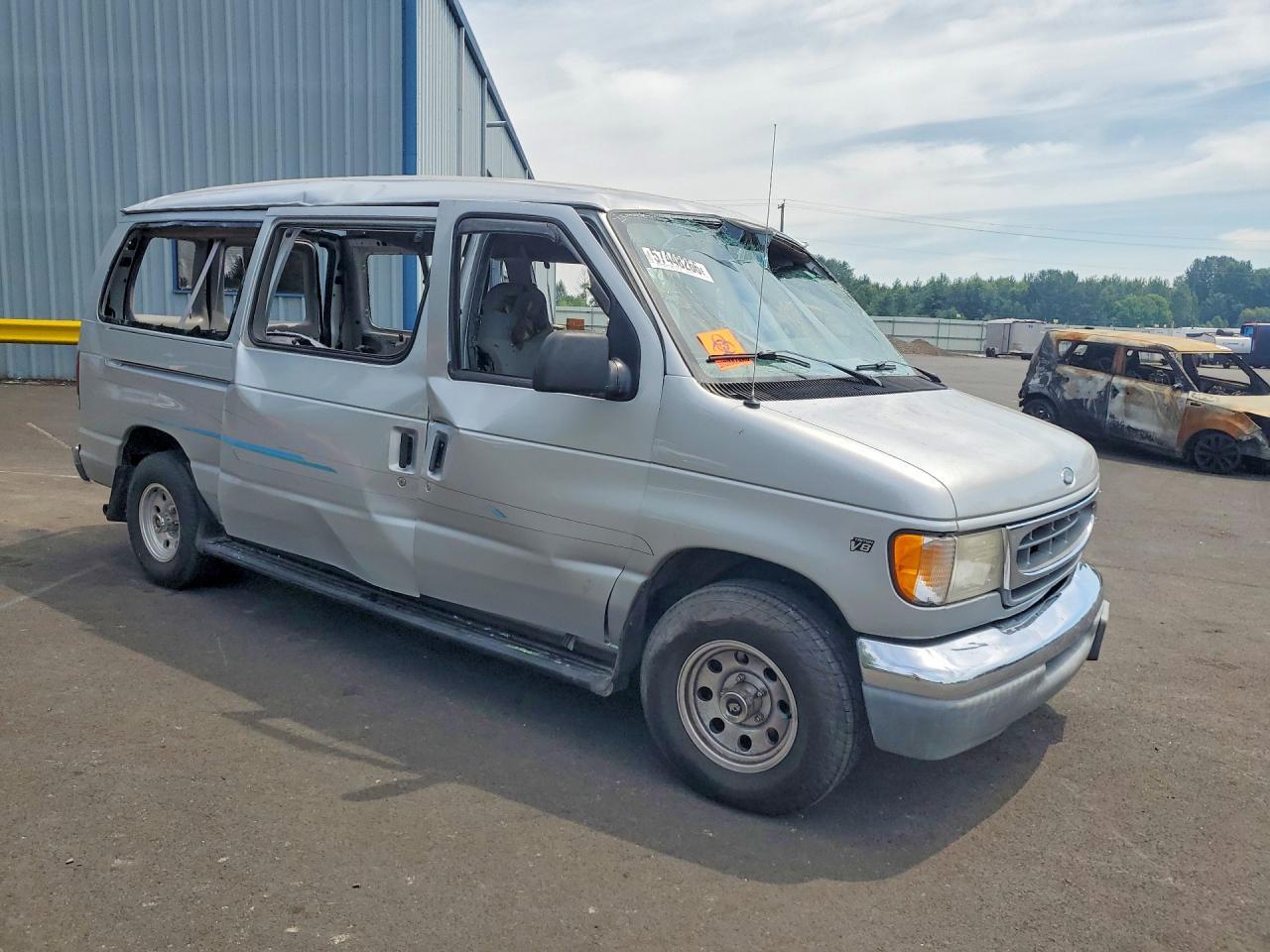 1999 Ford Econoline E150 Wagon - Фото 4
