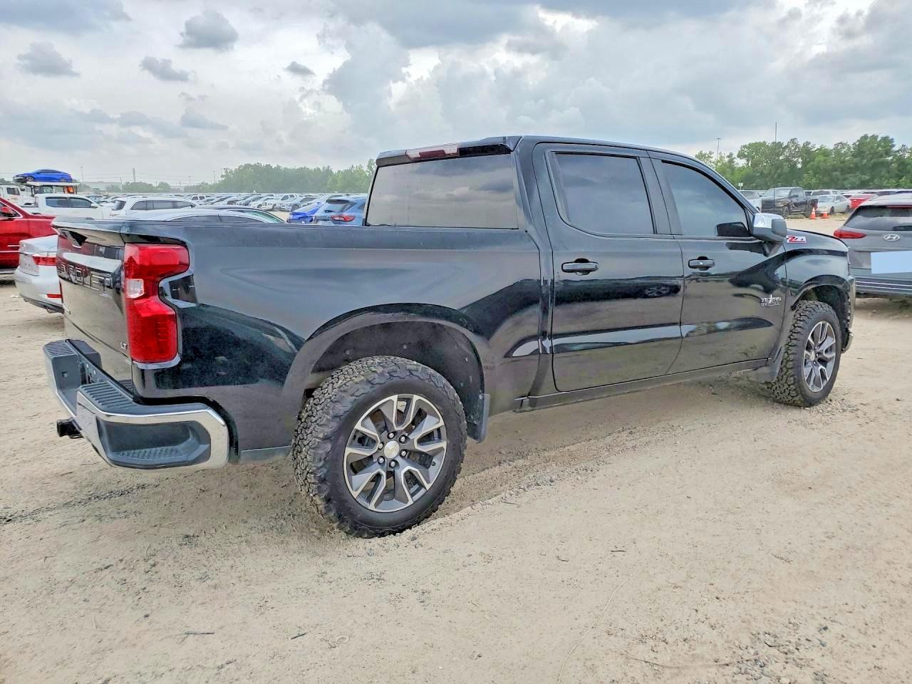 2022 Chevrolet Silverado Ltd K1500 Lt - Image 3