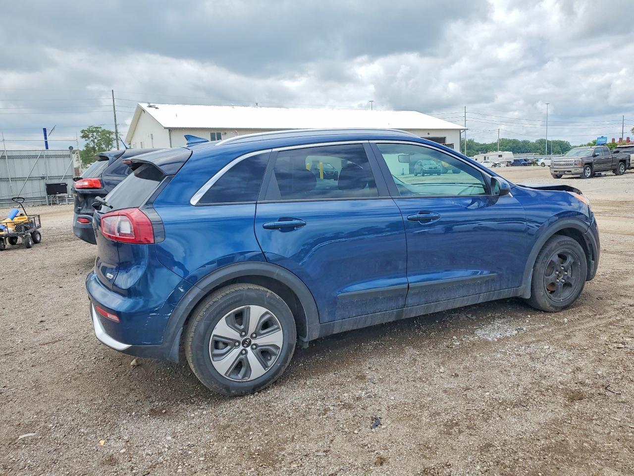 2017 Kia Niro Lx - Фото 3