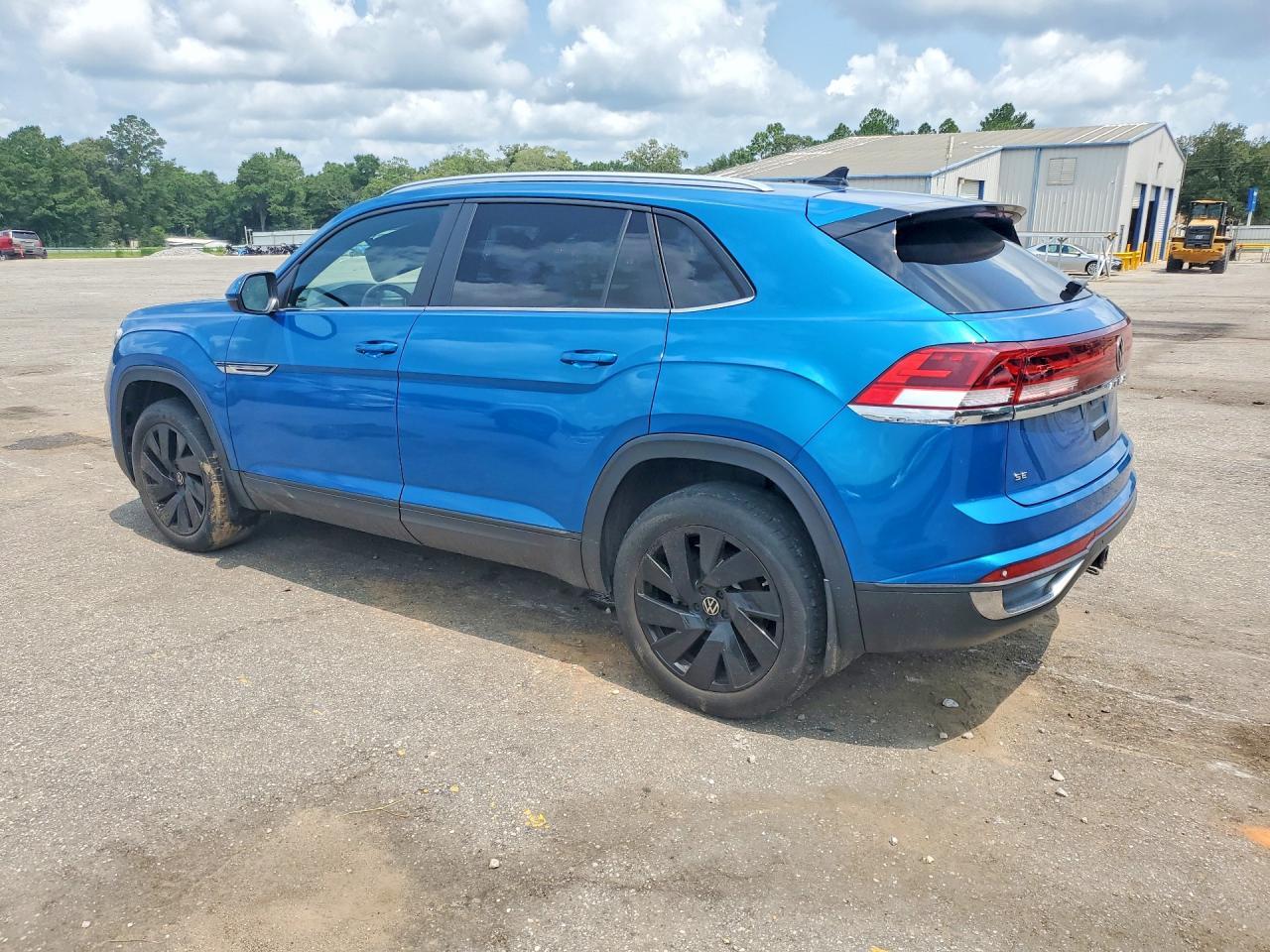 2024 Volkswagen Atlas Cross Sport Se - Image 2