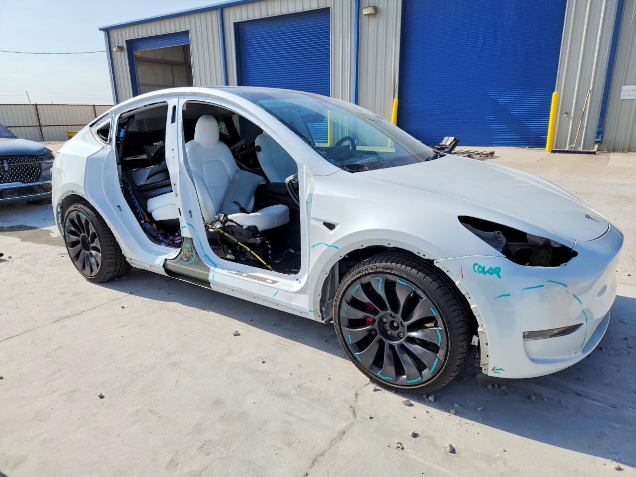 2023 Tesla Model Y - Image 4