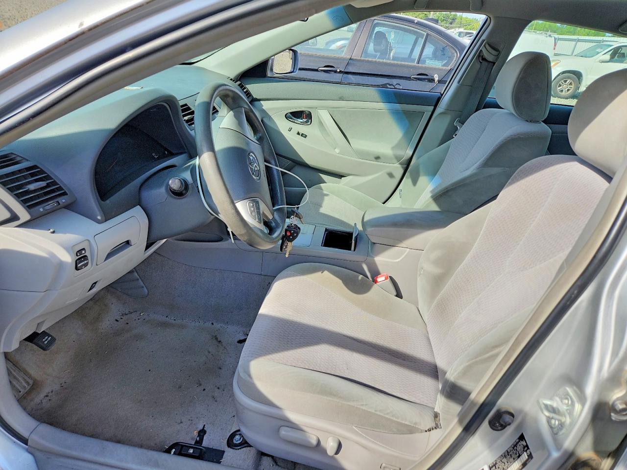 2010 Toyota Camry - Image 7