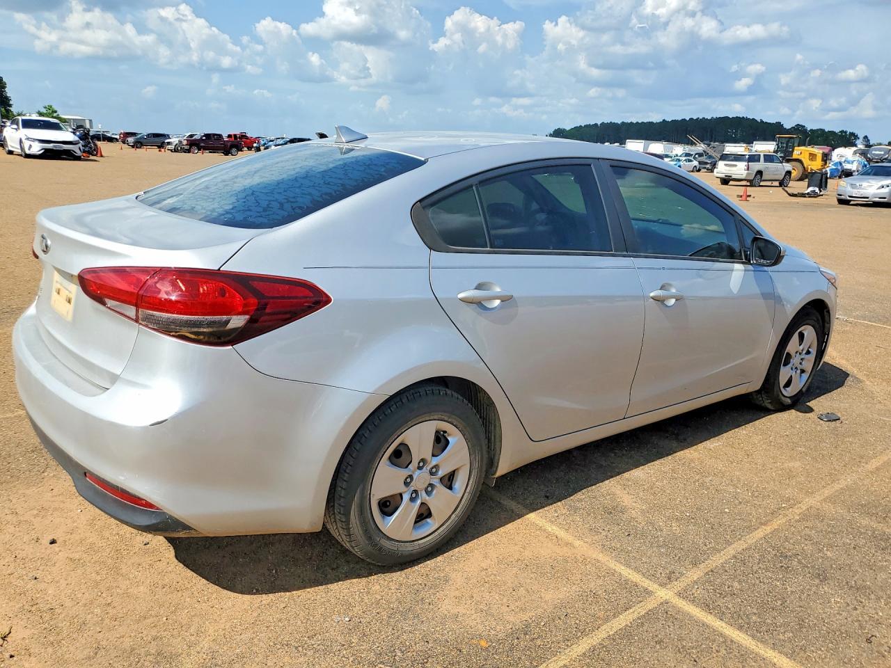 2018 Kia Forte Lx - Фото 3