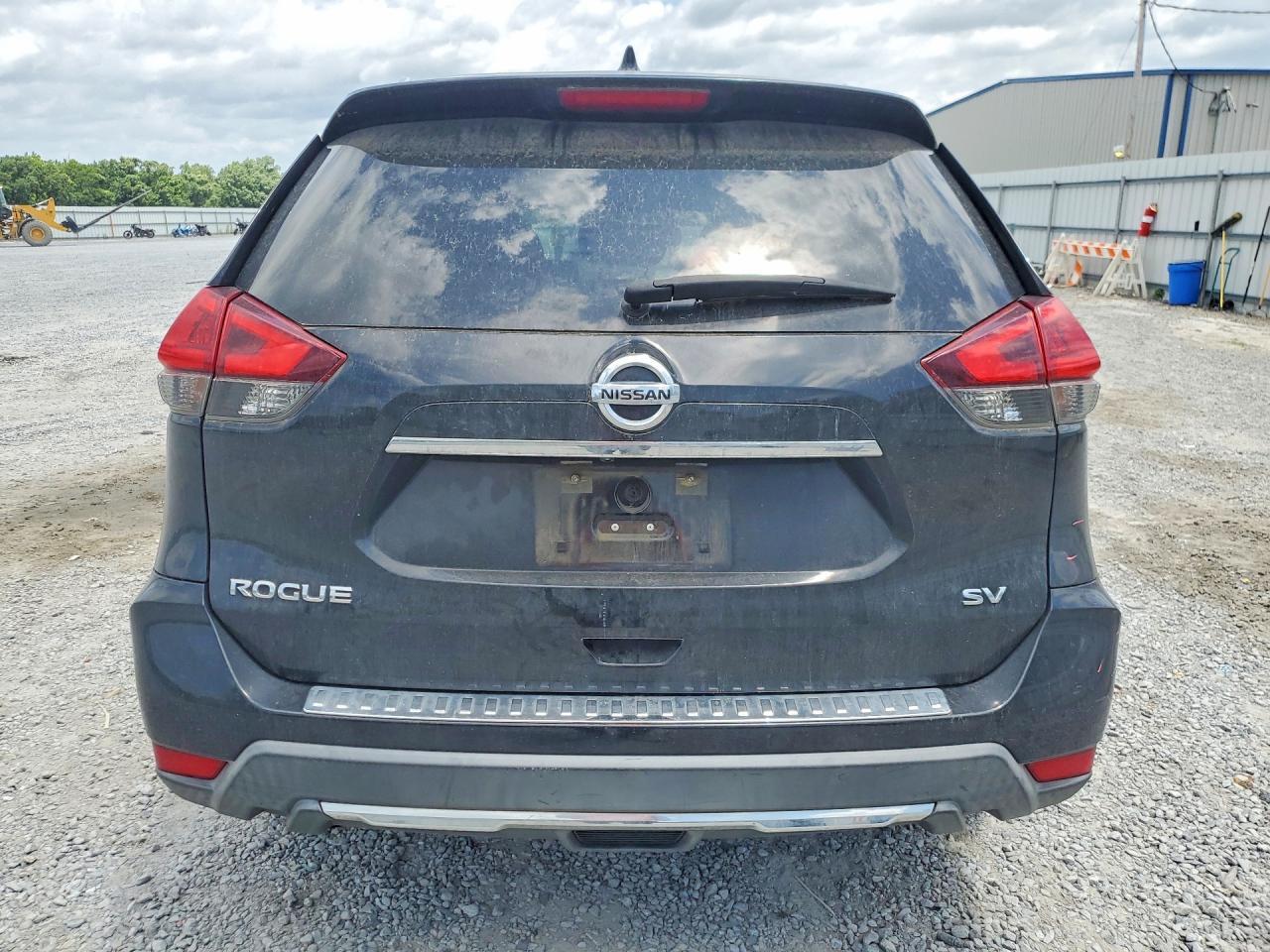 2018 Nissan Rogue Sv - Image 6