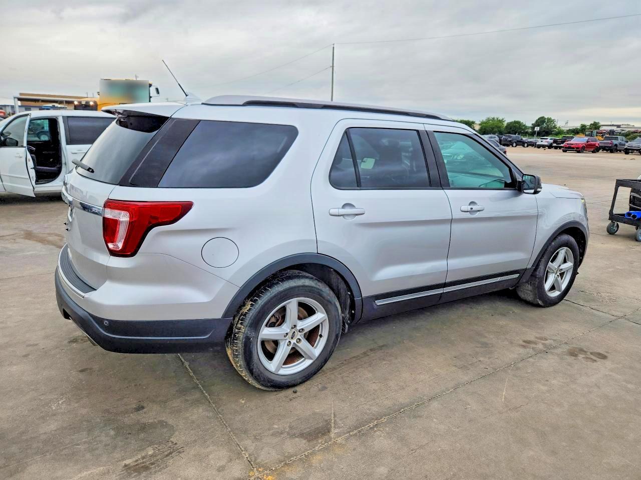 2018 Ford Explorer Xlt - Image 3