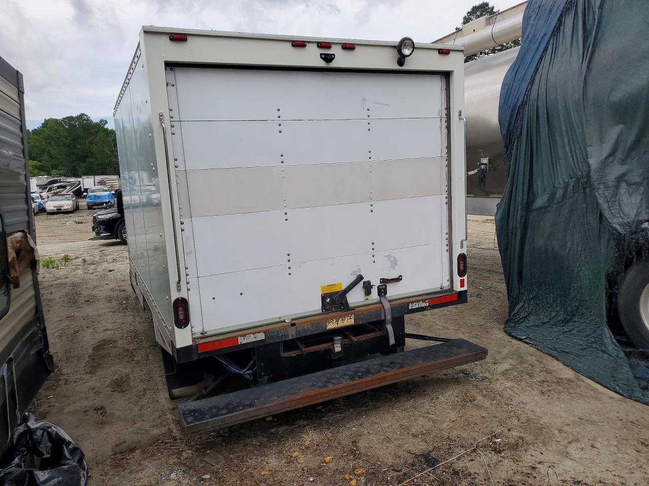 2019 GMC Savana Cutaway G3500 - Image 6