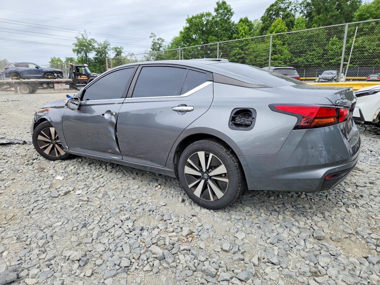 2022 Nissan Altima Sv - Image 2