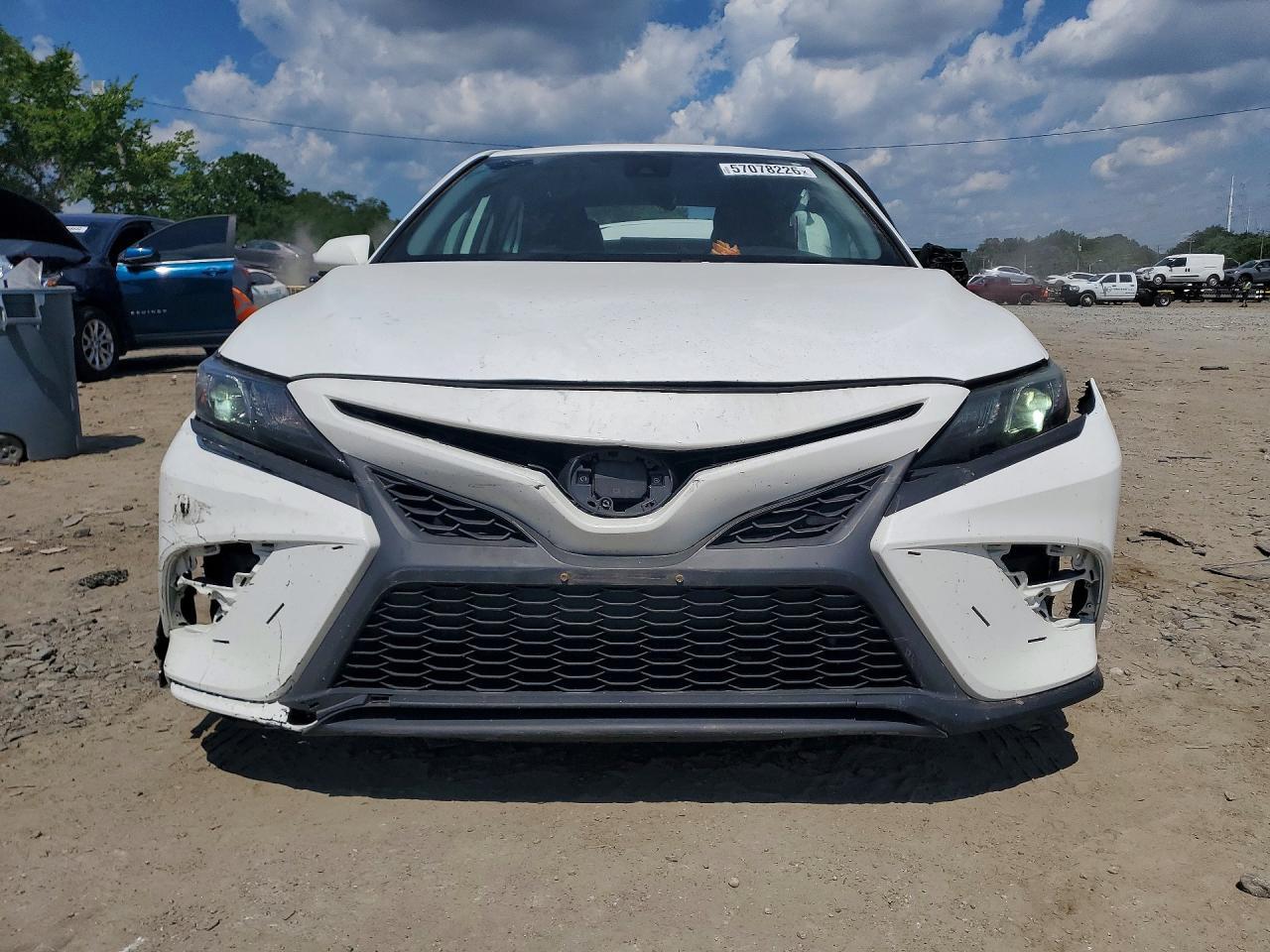 2021 Toyota Camry Se - Image 5