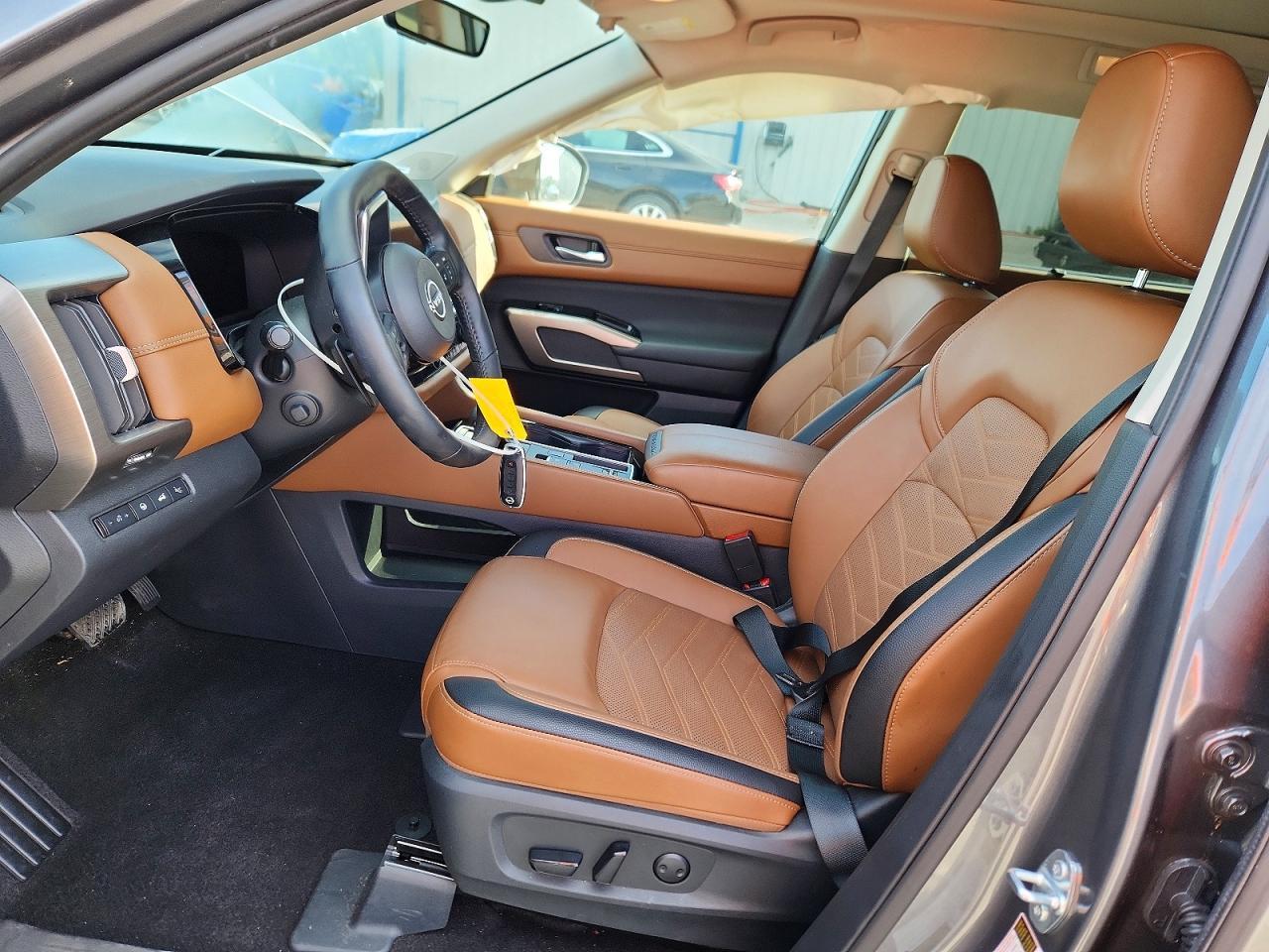 2025 Nissan Pathfinder Platinum - Фото 7