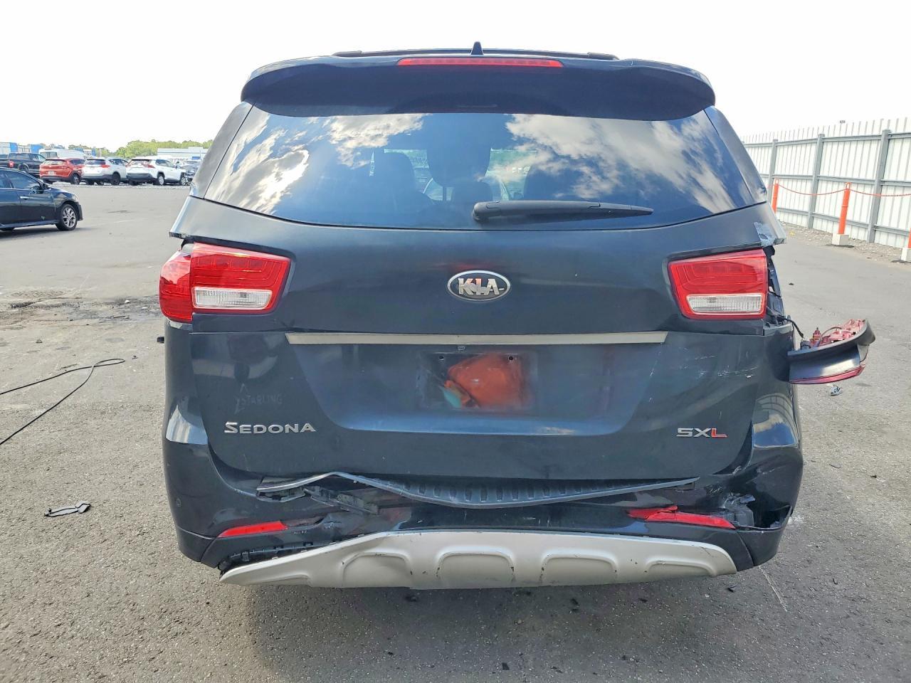 2018 Kia Sedona Sxl - Image 6