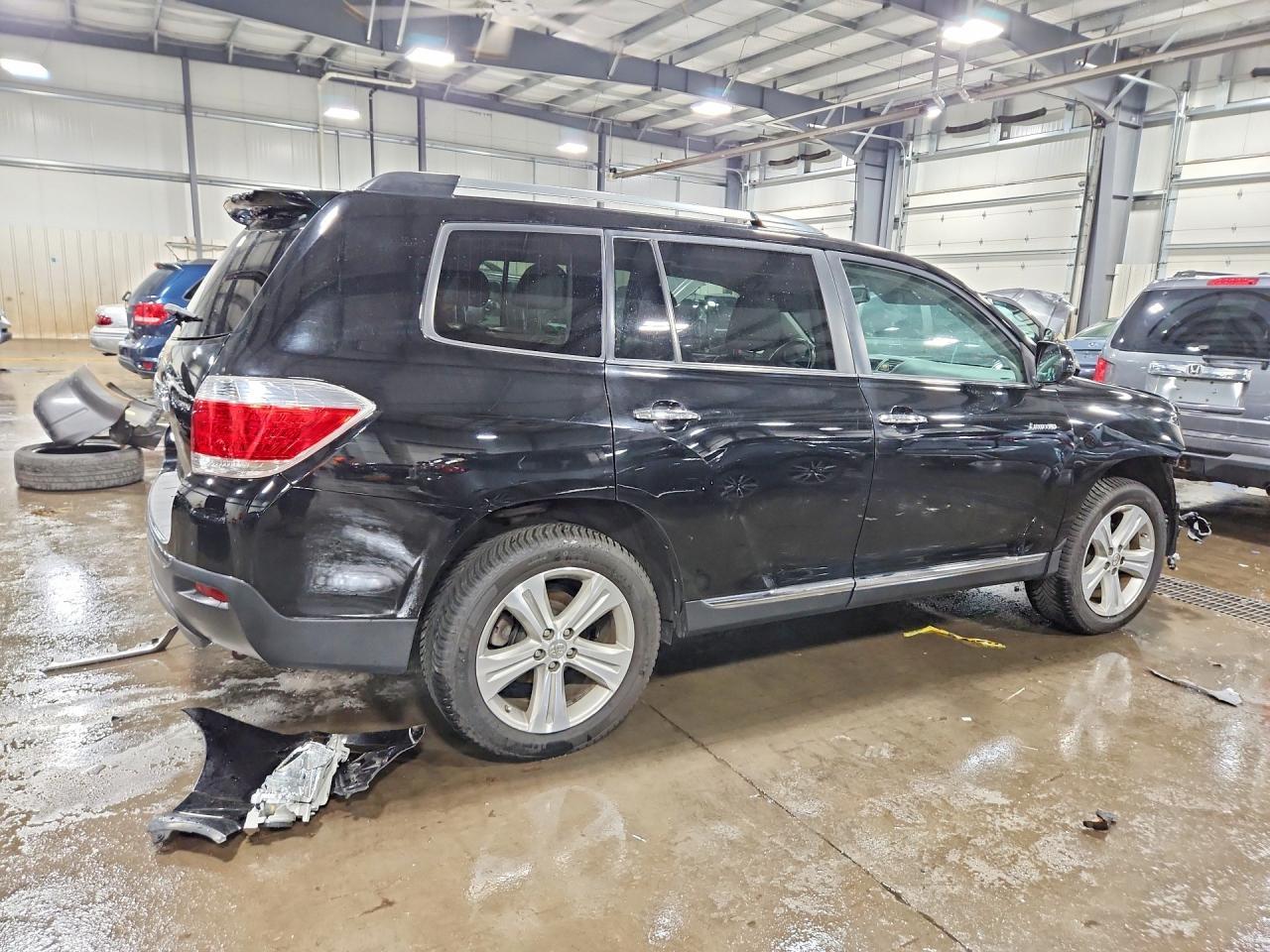 2013 Toyota Highlander Limited - Image 3