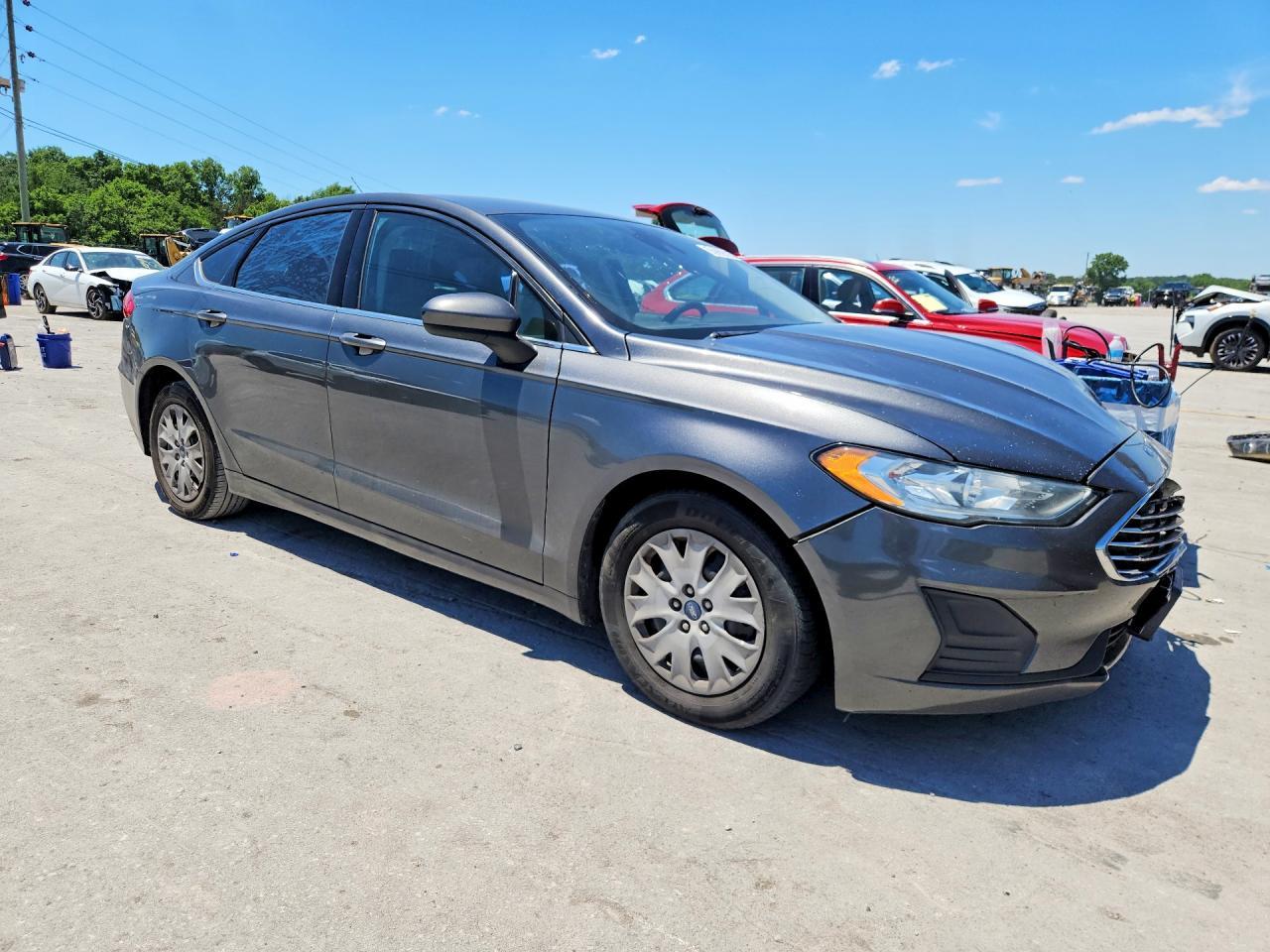 2019 Ford Fusion S - Image 4