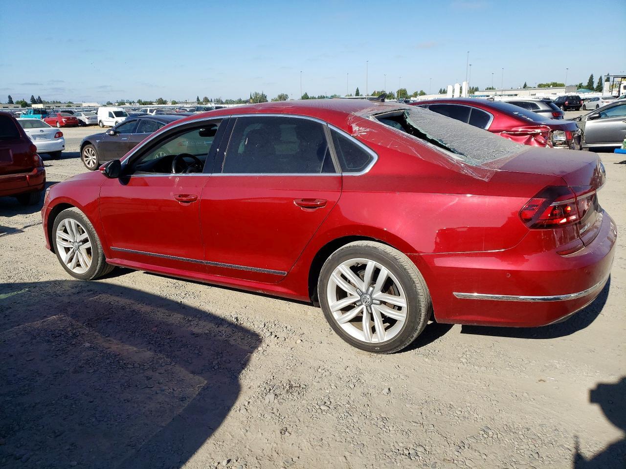 2017 Volkswagen Passat Sel Premium - Фото 2