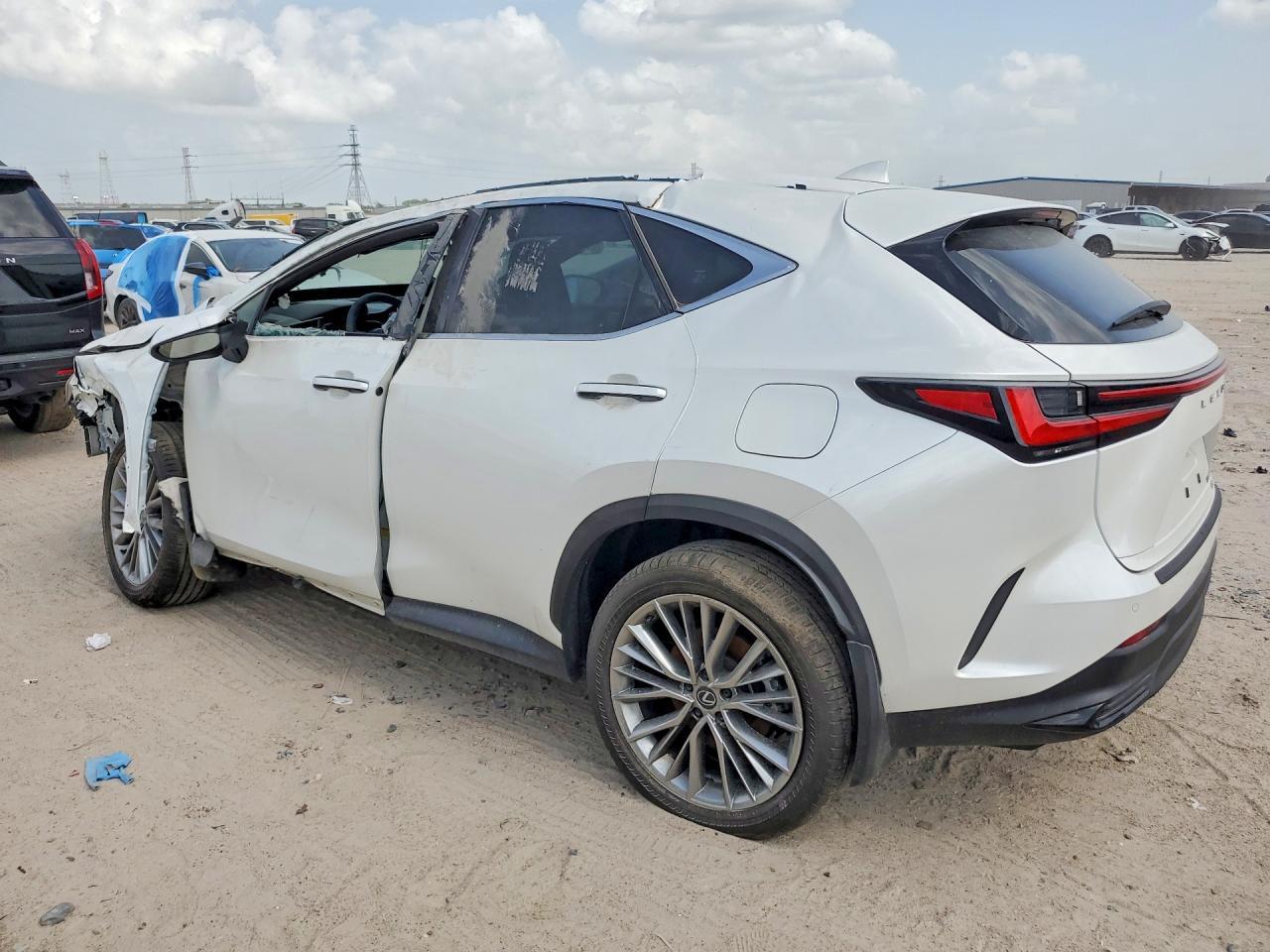 2025 Lexus Nx 200T Base - Фото 2