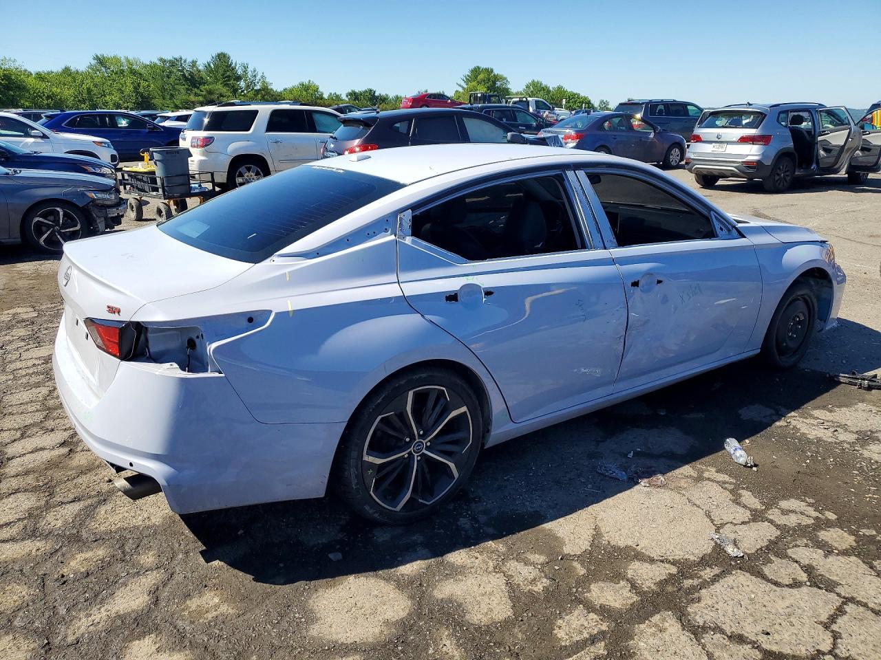 2023 Nissan Altima Sr - Image 3