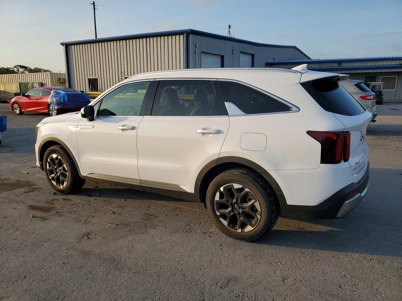 2025 Kia Sorento S - Фото 2