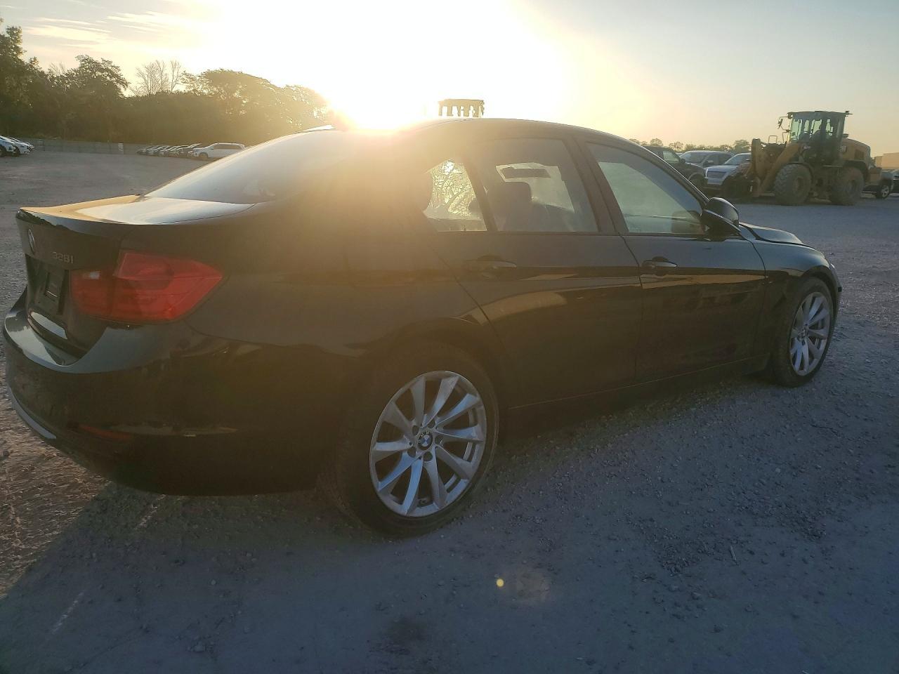 2013 BMW 328 I - Фото 3