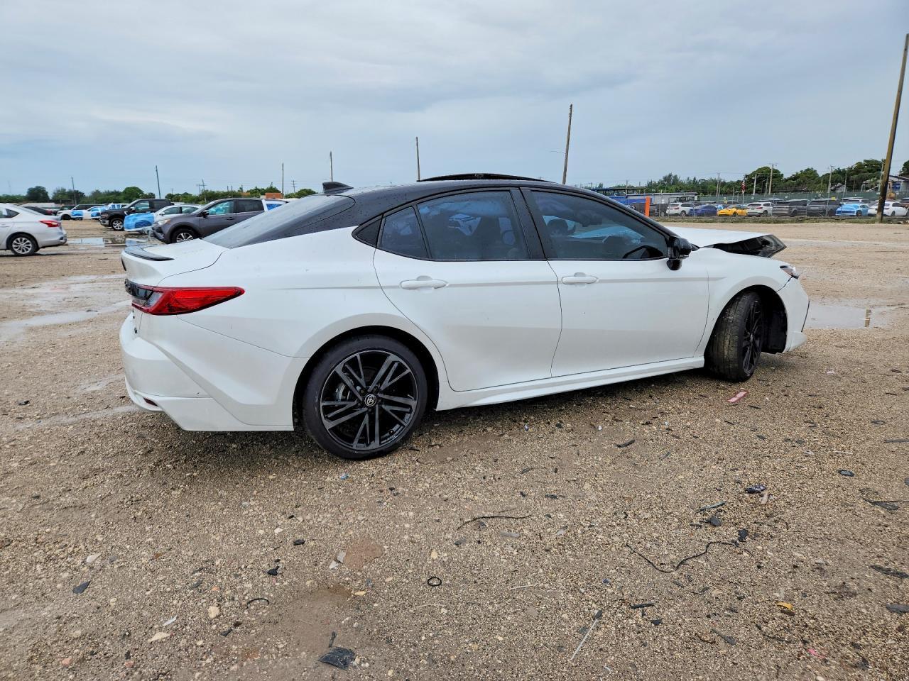 2025 Toyota Camry Xse - Фото 3