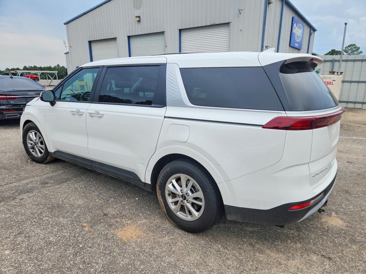 2022 Kia Carnival Lx - Фото 2