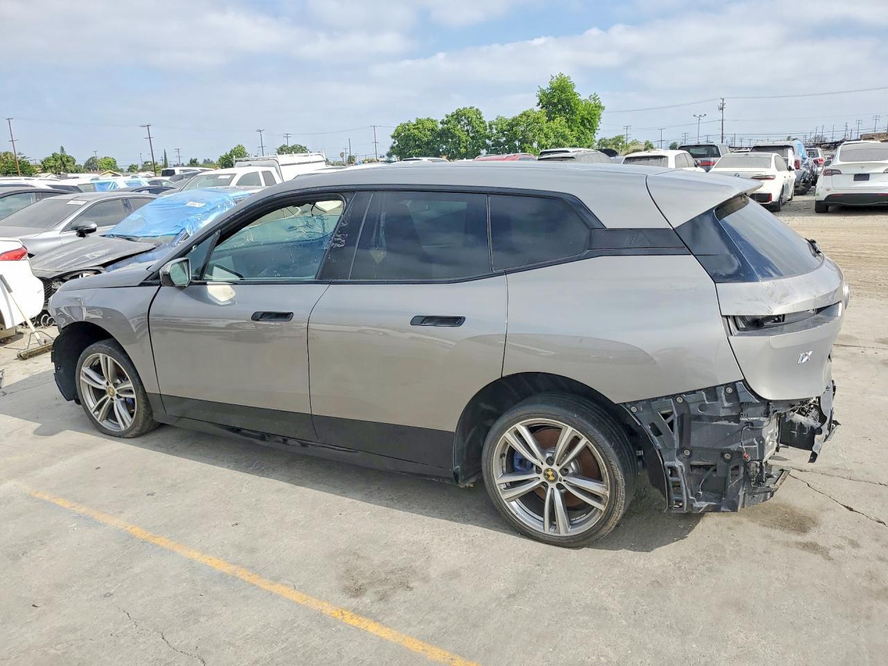 2024 BMW Ix xDrive50 - Image 2