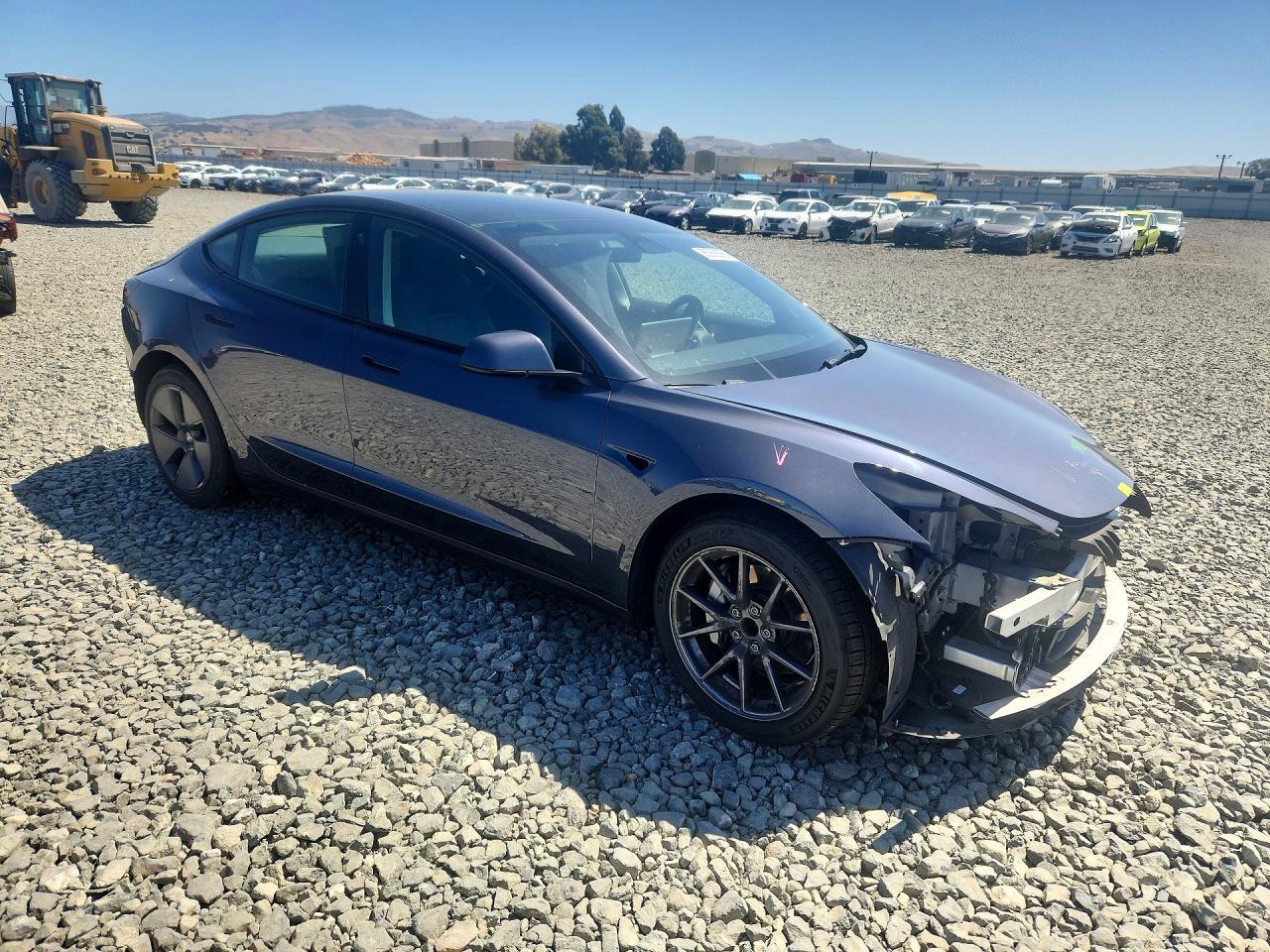 2023 Tesla Model 3 - Фото 4