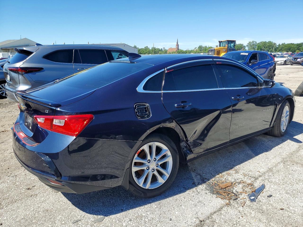 2017 Chevrolet Malibu Lt - Image 3