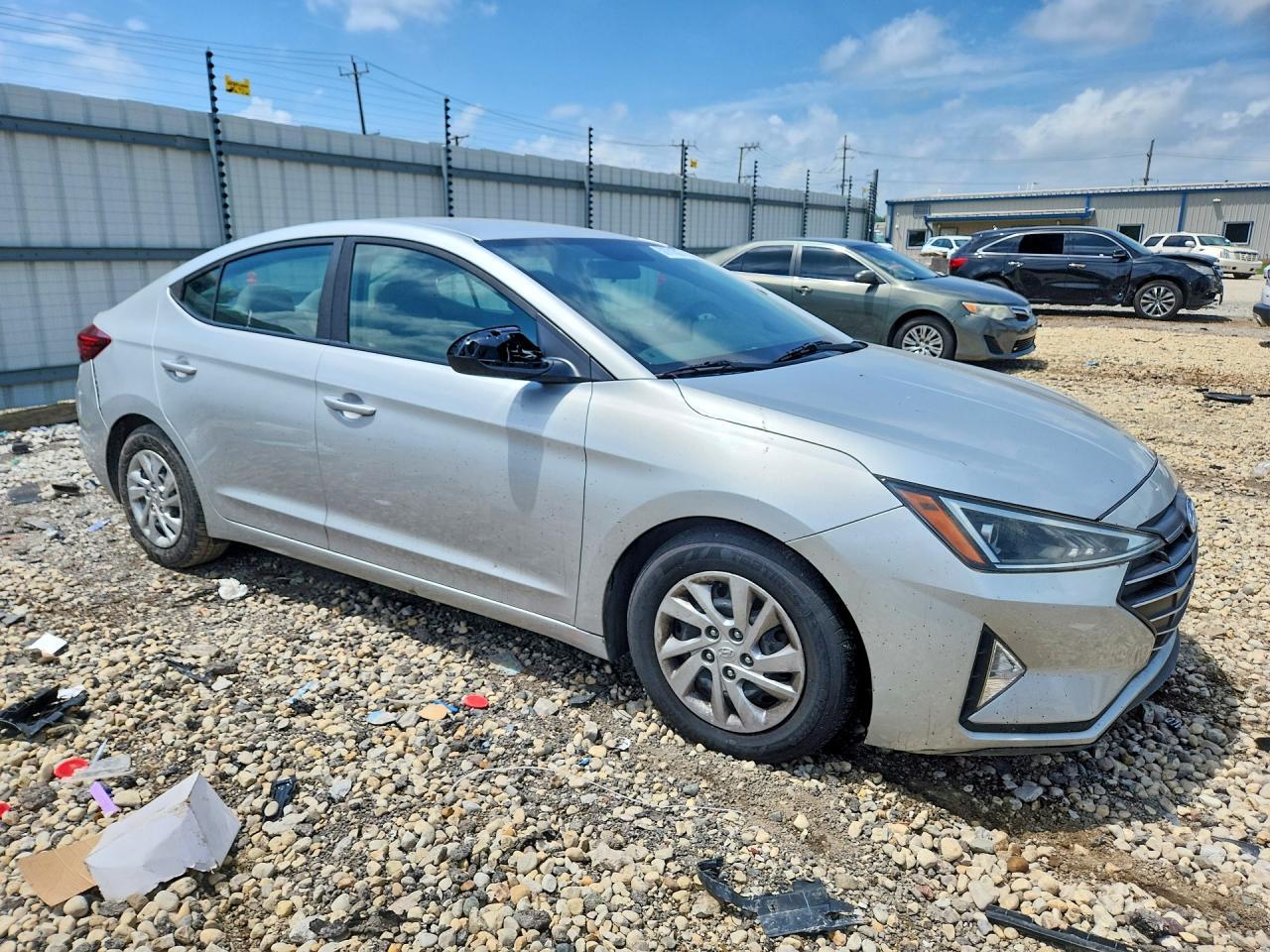 2019 Hyundai Elantra Se - Фото 4