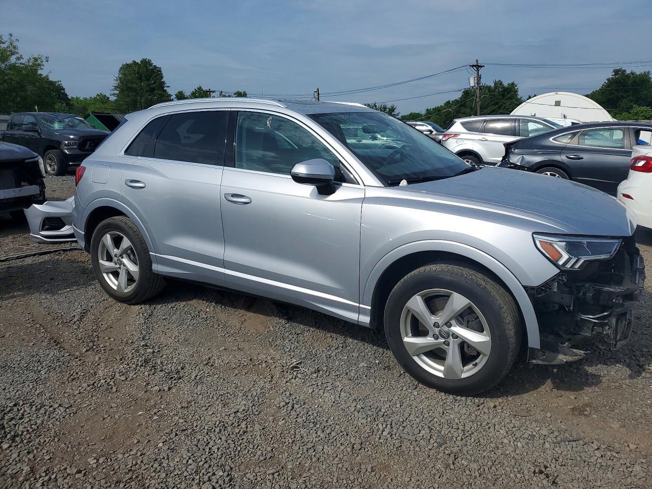 2019 Audi Q3 Premium Plus - Image 4